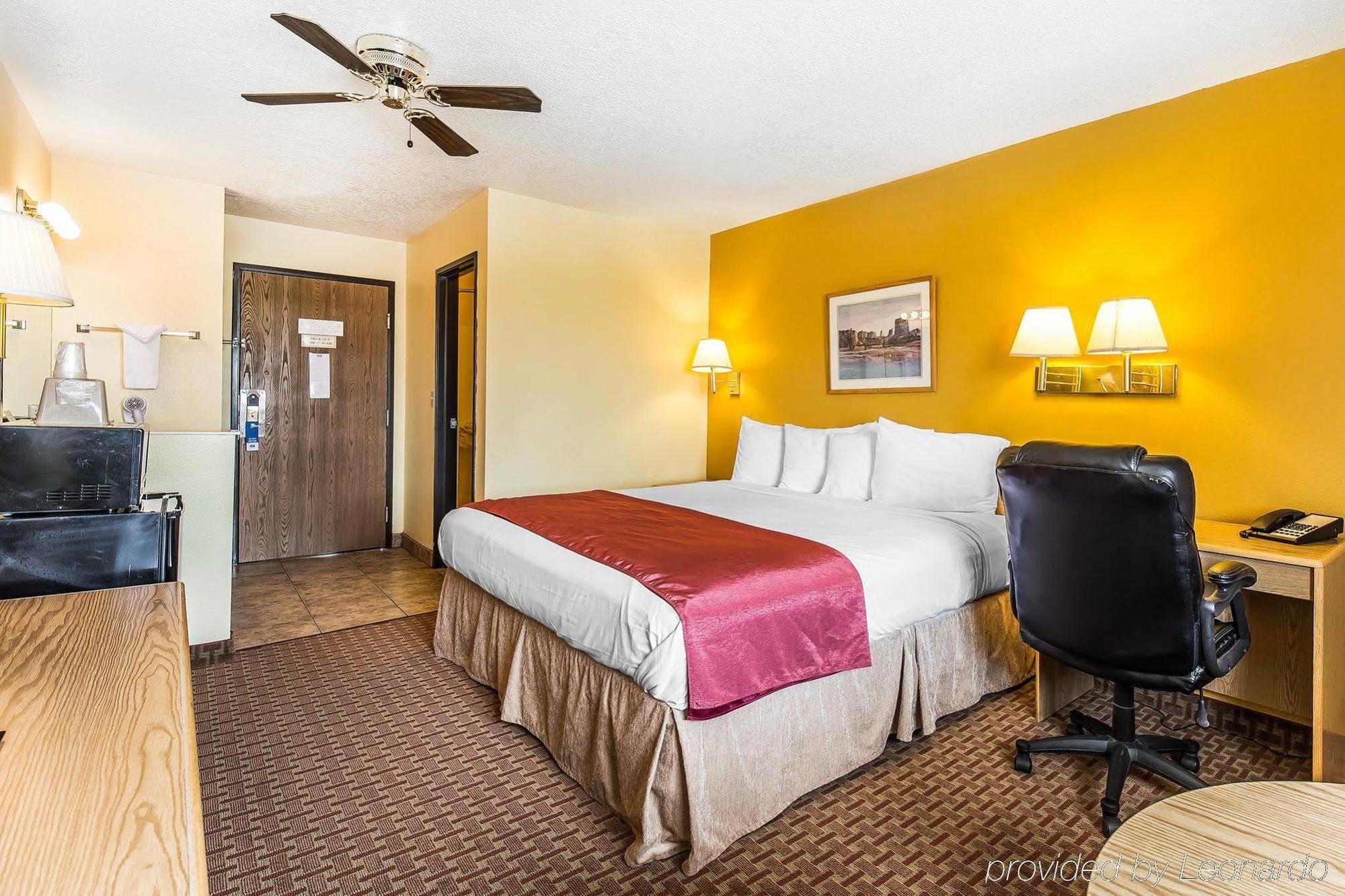 Rodeway Inn & Suites Monticello Buitenkant foto